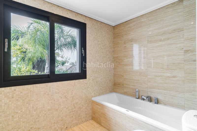 Foto 00914cac-7483-4c2f-a3e1-9e88df89486b. Haus mit parking pool in lomas de Marbella club Marbella