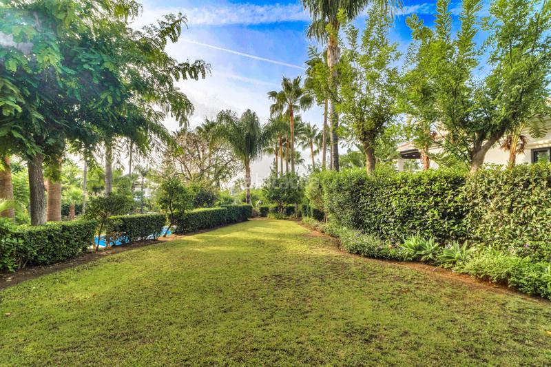 Foto 4e451675-2677-4d83-a221-5ad0ab8e5cab. Haus mit parking pool in lomas de Marbella club Marbella