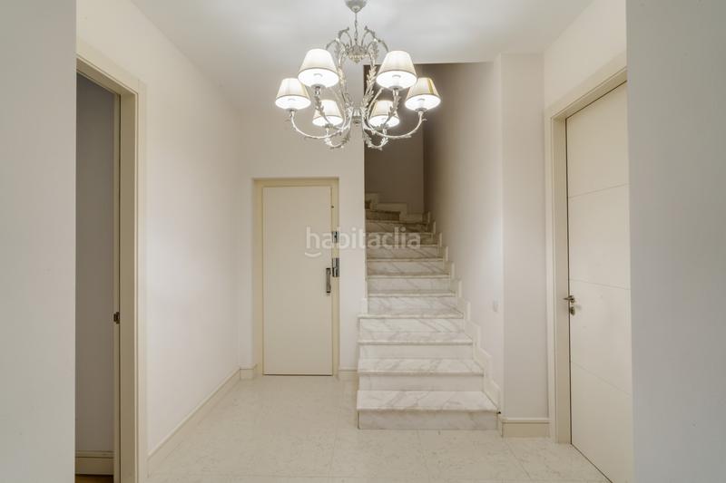 Foto 55b96a96-f9b4-486e-ac62-5dc6c229b72b. Haus mit parking pool in lomas de Marbella club Marbella