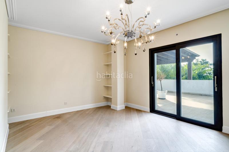 Foto 60d11797-d67f-4719-bd0b-e26f1801fc11. Haus mit parking pool in lomas de Marbella club Marbella