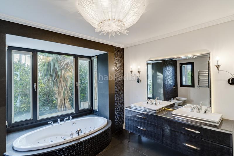 Foto 780071e8-ea86-4262-aed9-7203023178a3. Haus mit parking pool in lomas de Marbella club Marbella