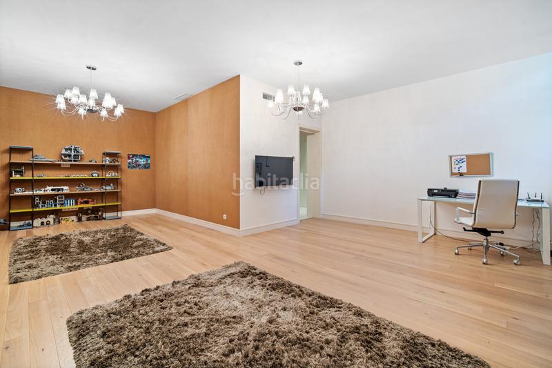 Foto 82bfdc7a-a6b1-48e5-86e4-cc35aede23a6. Haus mit parking pool in lomas de Marbella club Marbella