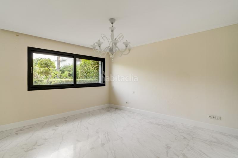 Foto c3bfed32-4bd1-484b-951a-3f2c2b2f691e. Haus mit parking pool in lomas de Marbella club Marbella