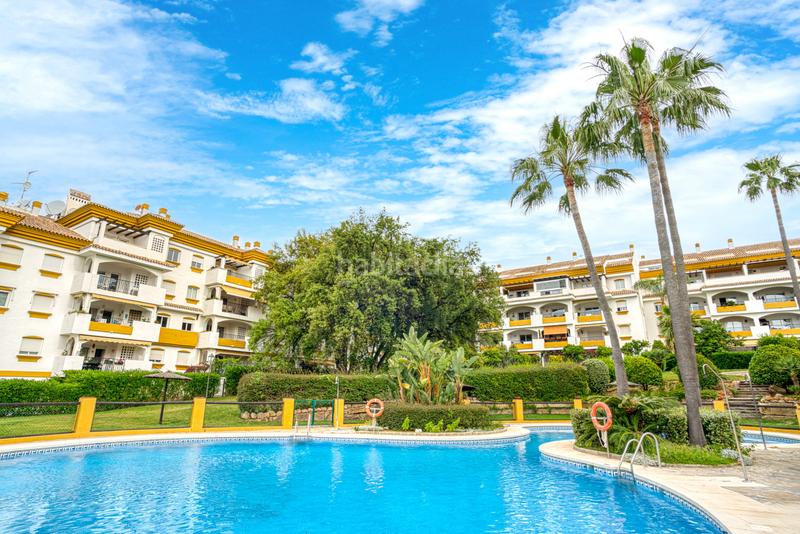 Foto 13690dc7-43a0-4719-a333-c73c3ef320bd. Attique avec parking piscine dans La Carolina - Guadalpín Marbella