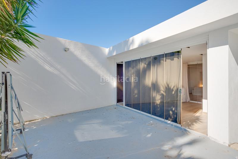 Foto 54cde62b-c82a-49c3-9f14-28535ae3734e. House with parking pool in Elviria Marbella