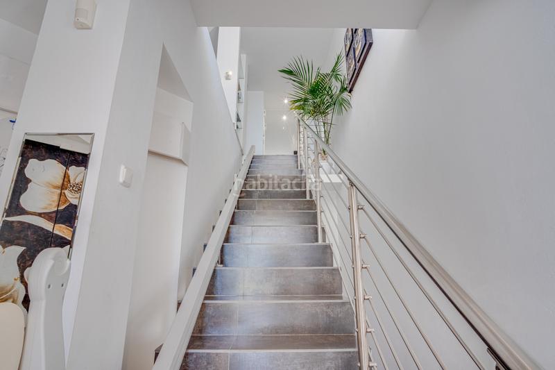 Foto 93b69da7-6f36-4700-83a1-4596e47ac962. House with parking pool in Elviria Marbella