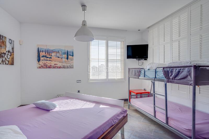 Foto e6d1813d-48f3-45d4-9f3b-b0ea257ffbdc. House with parking pool in Elviria Marbella