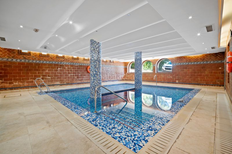 Foto b38bf052-3acb-4905-b3a1-f5eb2cbde4a5. Àtic amb aparcament piscina a lomas de Marbella club Marbella