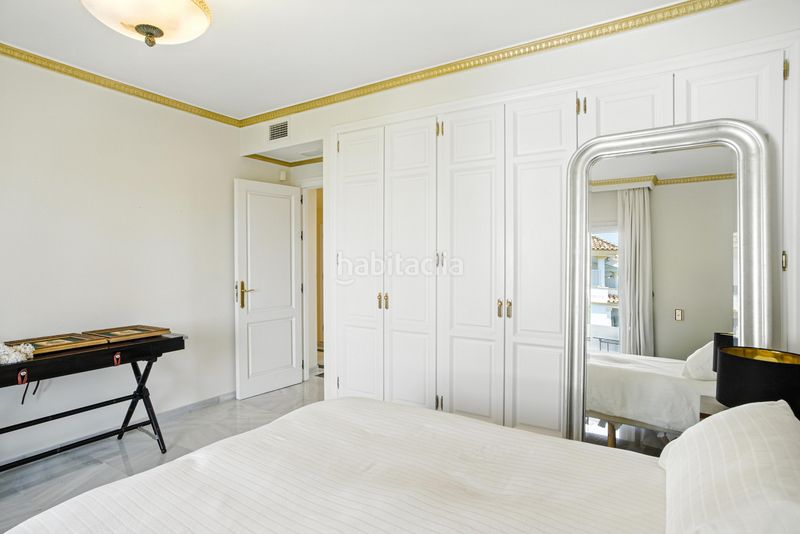 Foto c656e459-681d-4979-83a9-11bac7f68ecb. Àtic amb aparcament piscina a lomas de Marbella club Marbella