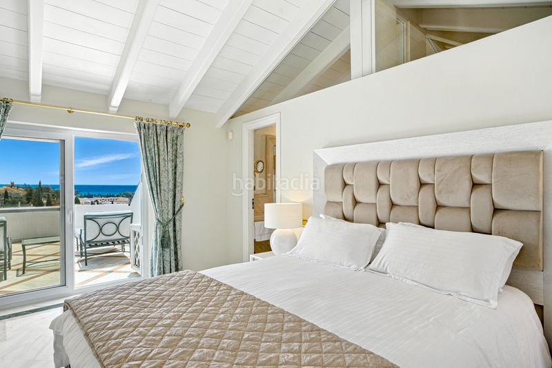 Foto ee54636a-60a6-49e2-b6bc-5ea8ca086ee9. Àtic amb aparcament piscina a lomas de Marbella club Marbella