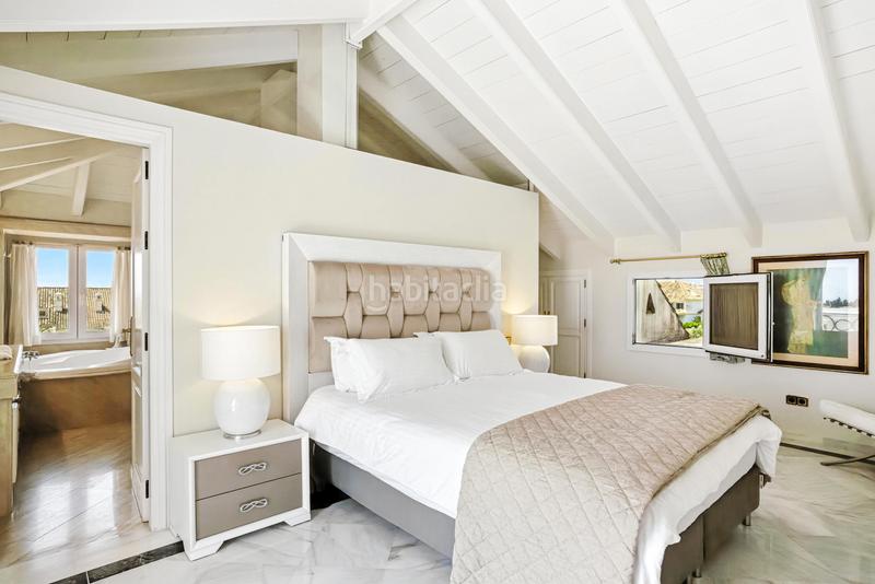 Foto b72070fd-8587-42cd-b1a0-0cf050a68406. Attico con parcheggio piscina in lomas de Marbella club Marbella