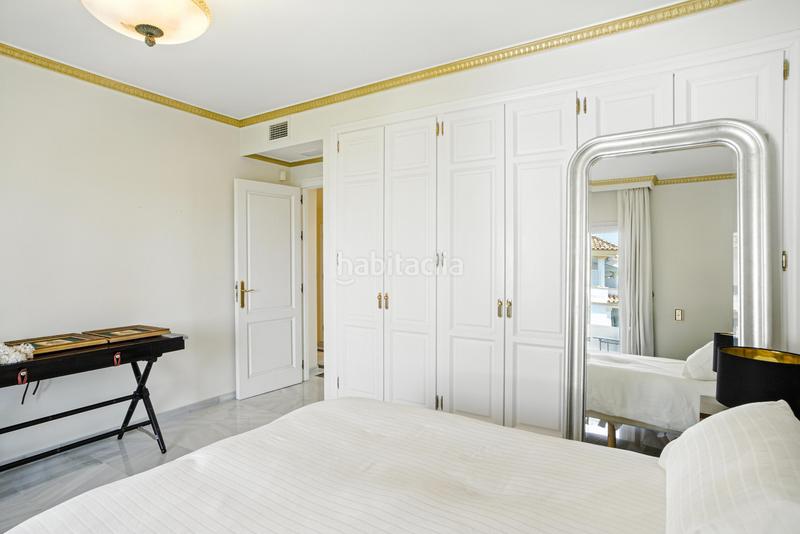 Foto c656e459-681d-4979-83a9-11bac7f68ecb. Attico con parcheggio piscina in lomas de Marbella club Marbella