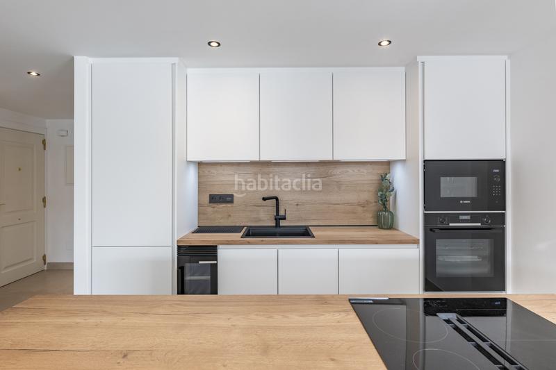 Foto 4aba6ce7-4359-48cd-be76-984a02de1683. Apartament amb aparcament piscina a Nueva Andalucía centro Marbella