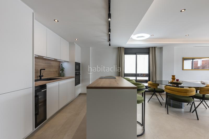 Foto 836bde9d-1b26-4a13-b702-6b8c1df40bc4. Apartament amb aparcament piscina a Nueva Andalucía centro Marbella