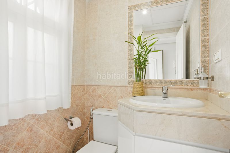 Foto b995f67d-6a21-463c-b7ff-fa067824f7a6. Casa adossada amb aparcament piscina a Calahonda Mijas