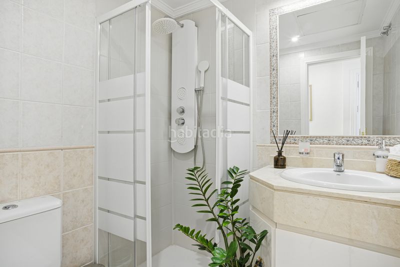 Foto ce311a32-f215-4642-abec-212c611f10da. Casa adossada amb aparcament piscina a Calahonda Mijas