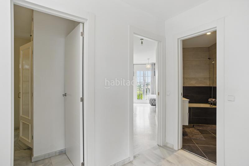 Foto 12253b05-b608-4561-b6a0-fc5682647f00. Reihenhaus mit parking pool in Bel - Air Estepona