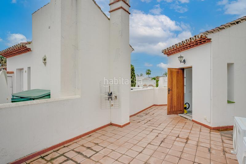 Foto 856a6f37-034d-4b54-9c2a-aa1f10cead33. Reihenhaus mit parking pool in Bel - Air Estepona