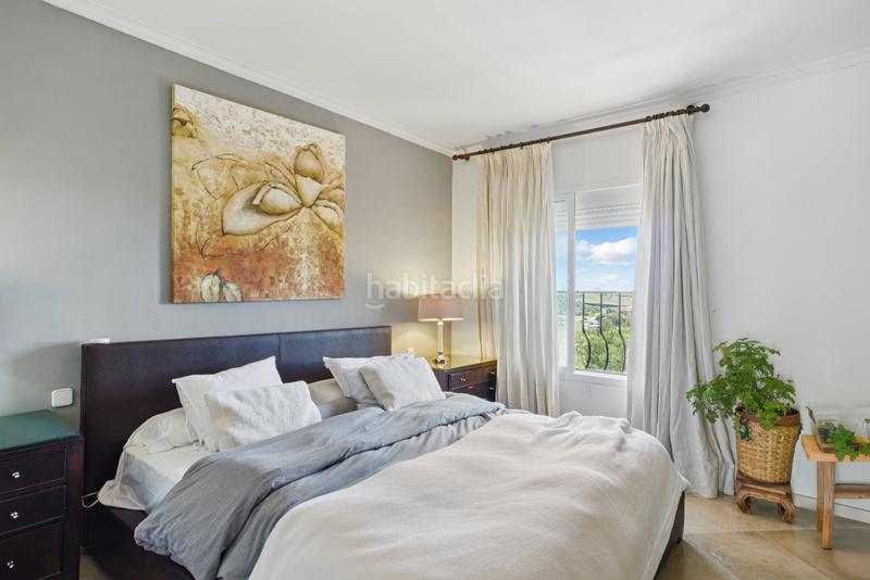 Foto a53d6598-f4b0-4b51-be60-cae157aa9bf5. Penthouse with parking pool in Aloha Marbella