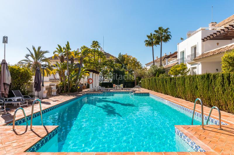 Foto 7f185ca6-e3a9-49ef-9848-e32333cde02f. Piccolo appartamento con parcheggio piscina in lomas de Marbella club Marbella