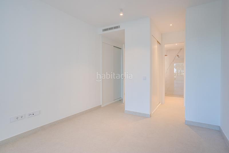 Foto 9ebefada-26e2-4f20-8dea-71ecc5547118. Planta baixa amb aparcament piscina a Cabopino - Artola Marbella