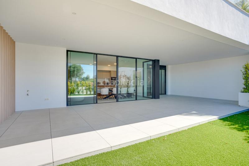 Foto a3d16d4a-39ad-4923-a034-2fabd0b807ac. Planta baixa amb aparcament piscina a Cabopino - Artola Marbella