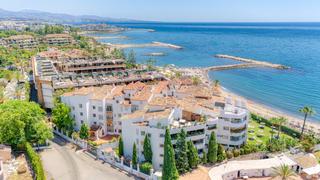 Appartement in Puerto Banús. Exclusivo apartamento de dos dormitorios con vistas al mar en la