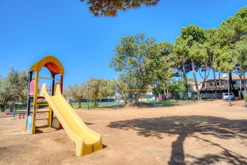 Foto 99603208-86e9-4036-a155-8f2e615b0d62. Erdgeschoss mit parking pool in Elviria Marbella