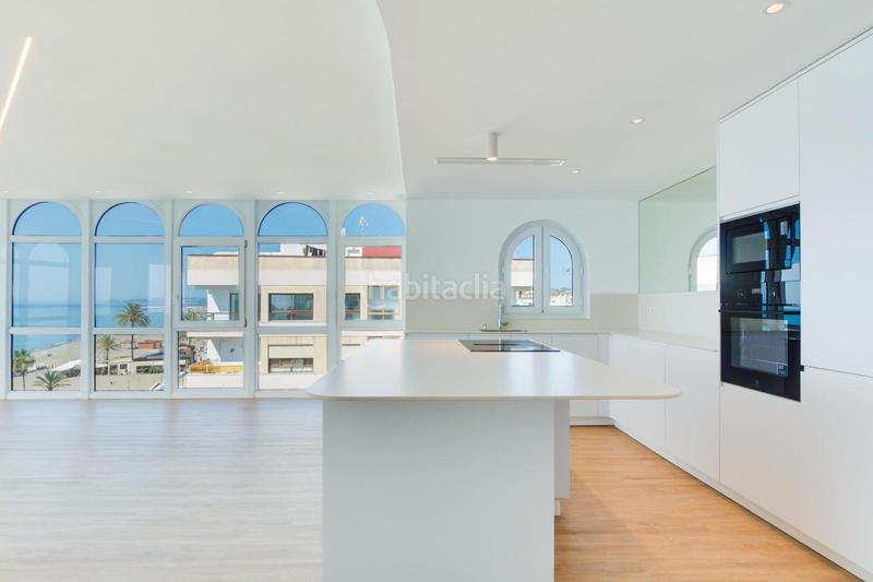 Foto 014eee54-75dc-4100-8e45-b5b88634354a. Àtic amb aparcament a Centro Estepona