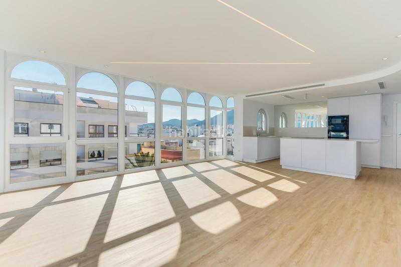 Foto f324db88-2144-4f38-9bbb-91096381f5ec. Àtic amb aparcament a Centro Estepona