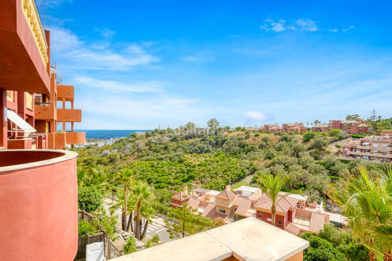 Foto 0645eb97-c029-4567-bca9-7c9593cfedb4. Apartament amb aparcament piscina a reserva de Marbella Marbella