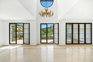 Reihenhaus in Los Arqueros  - Puerto del Almendro. Elegante casa adosada de cuatro dormitorios situada en la exclus