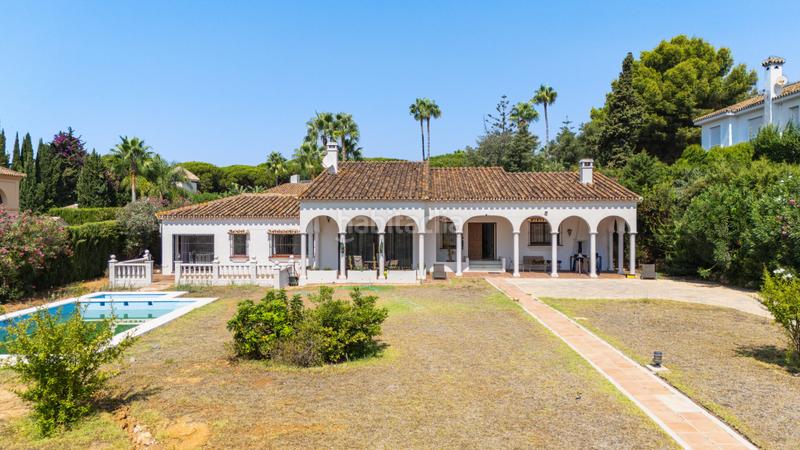 Foto dfd2a052-0c22-440d-9d0e-7a92c8a1f019. Casa amb aparcament piscina a Hacienda Las Chapas Marbella