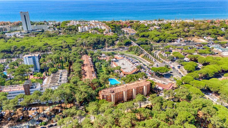 Foto 02d640ac-68cc-4ae1-9ff1-5166ca57ee67. Piano terra con parcheggio piscina in Santa María Marbella