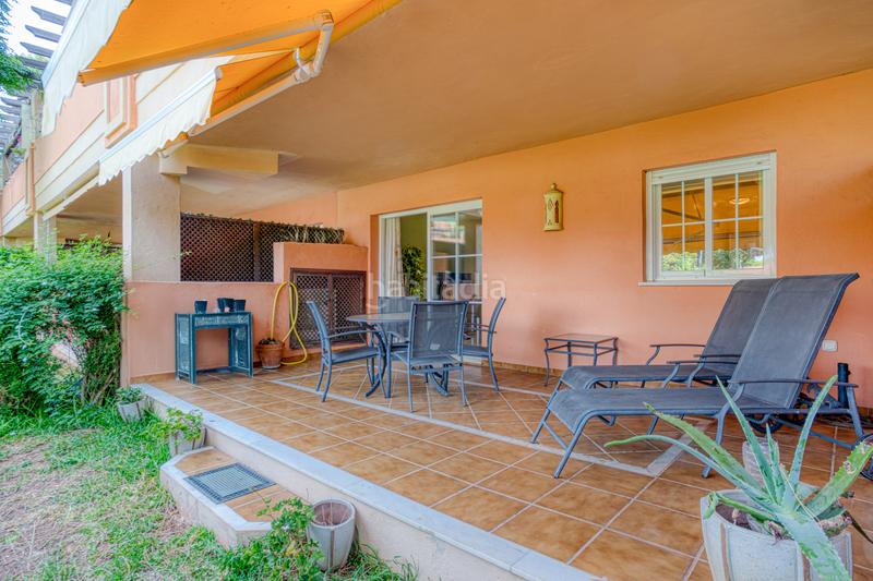 Foto 5303c2ad-2afa-4398-a568-fe42ca24a4f1. Piano terra con parcheggio piscina in Santa María Marbella