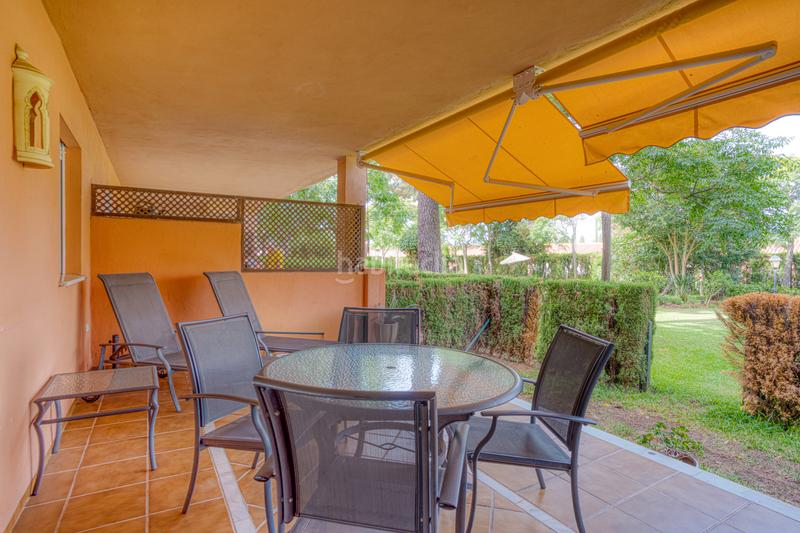 Foto bd586ca0-cf5b-4e8a-9145-9e7ba089d8e8. Piano terra con parcheggio piscina in Santa María Marbella