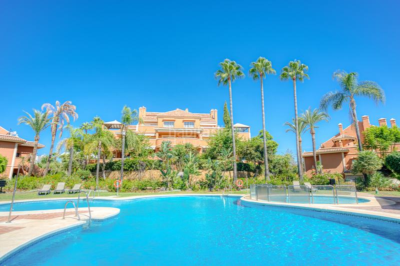 Foto 05bf66cb-52a7-4648-9be6-6f57d0ffd3ac. Apartament amb aparcament piscina a Los Naranjos Marbella