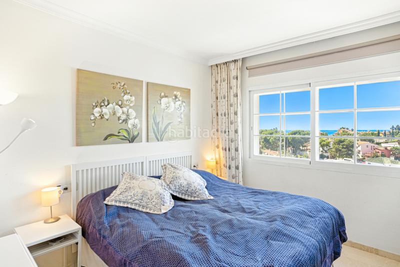 Foto 12193cda-fd40-4a69-ac0d-c4c3e796454a. Apartament amb aparcament piscina a Los Naranjos Marbella