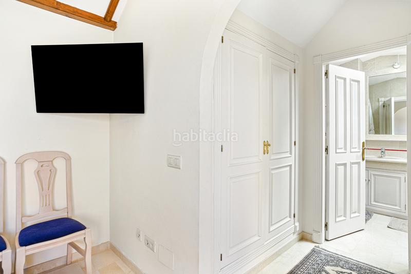 Foto 510a0eb0-d88b-48ca-ab7e-ae8d7b8f285e. Apartament amb aparcament piscina a Los Naranjos Marbella