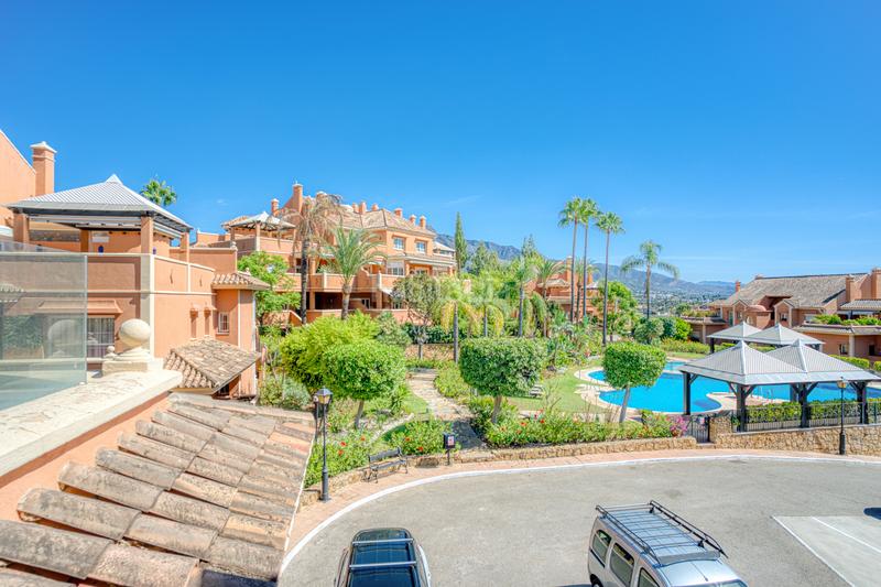 Foto a899ce3b-38a8-4350-929c-7e661c6d12dd. Apartament amb aparcament piscina a Los Naranjos Marbella