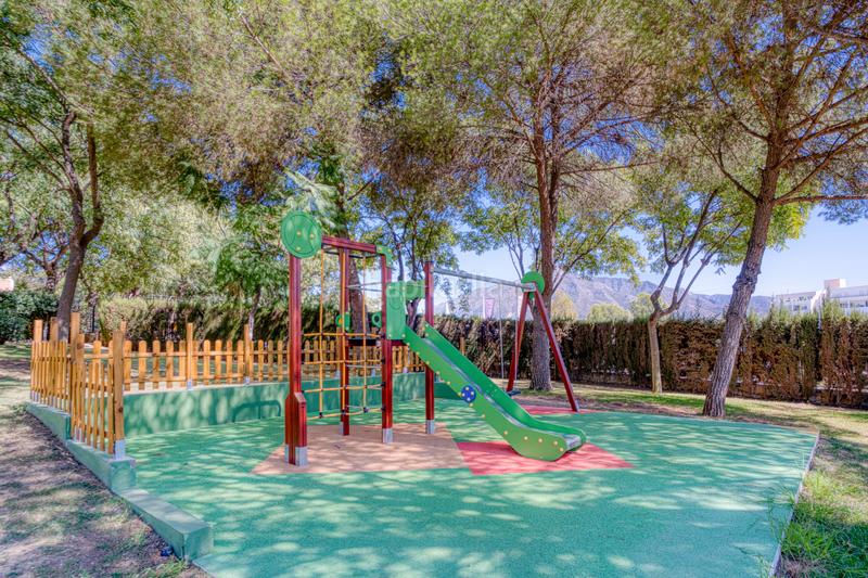 Foto ba16fefc-d128-4f03-a1c4-24262b80305c. Apartament amb aparcament piscina a Los Naranjos Marbella