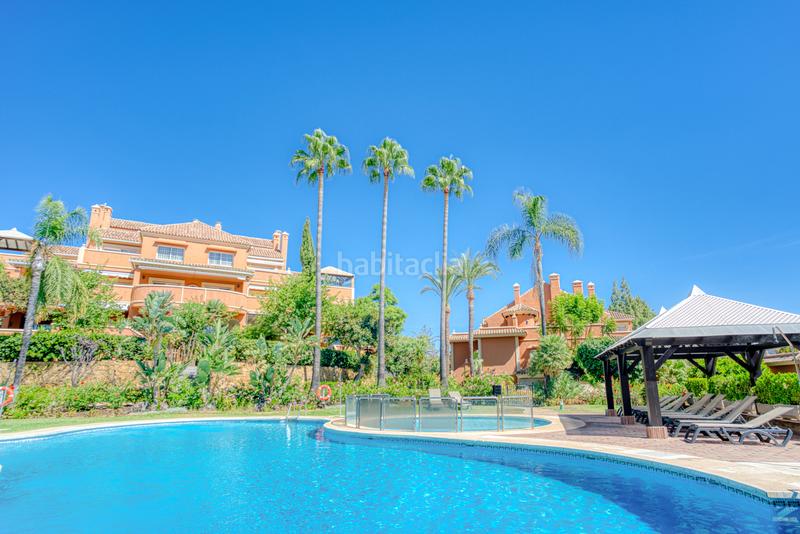 Foto eec11b85-c382-4ade-b01a-b03a51430d54. Apartament amb aparcament piscina a Los Naranjos Marbella