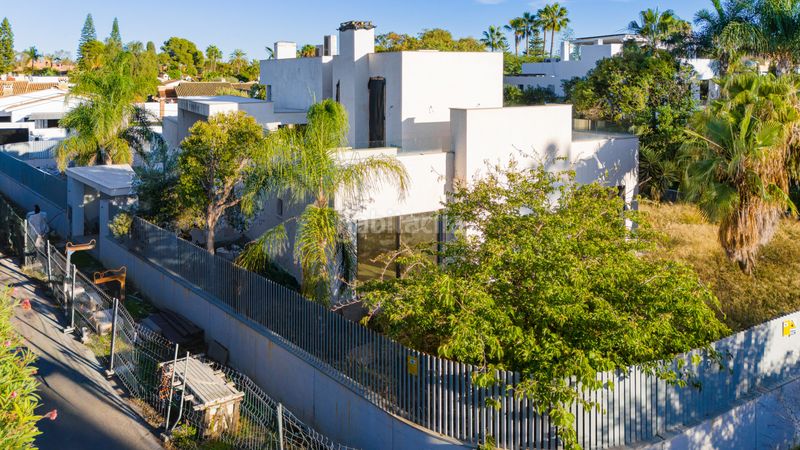 Foto 1096f72a-03c3-41d2-a984-4caecdc91bfb. Casa amb aparcament piscina a Guadalmina Baja Marbella