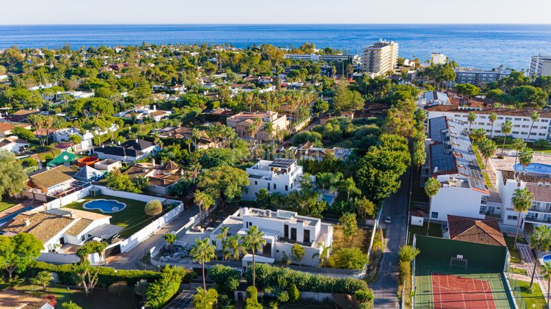 Foto ace5acd2-59ba-485d-ba6c-fafd04f57ee5. Casa amb aparcament piscina a Guadalmina Baja Marbella