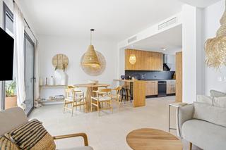 Casa a schiera in Paraiso - Barronal. Elegante casa adosada de tres dormitorios situada en la comunida