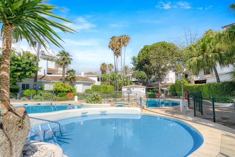 Foto 843f7a13-7926-4fbd-bfeb-495d01123900. Appartement mit parking pool in Real de Zaragoza Marbella