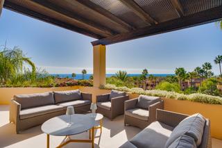 Dachwohnung in Sierra Blanca. Precioso ático de dos dormitorios situado en el prestigioso mans