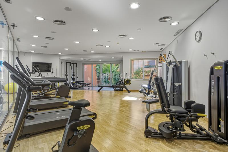 Foto 9fe9e32b-5f46-4329-a1cc-5e000b5ee454. Attique avec parking piscine dans Sierra Blanca Marbella