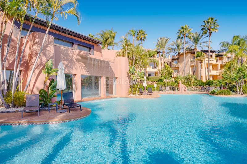 Foto b04f7fd9-e619-441f-82ad-d7914b3e28a3. Attique avec parking piscine dans Sierra Blanca Marbella