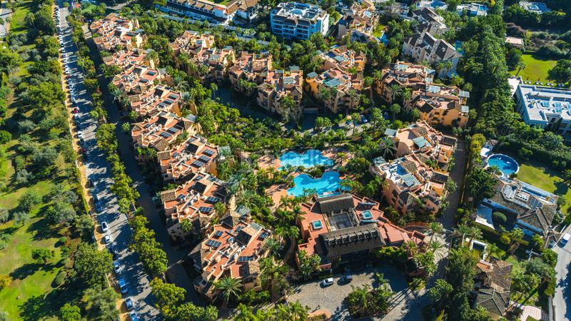 Foto fdf24251-f7c7-4a78-89a1-d58baf098a01. Attique avec parking piscine dans Sierra Blanca Marbella